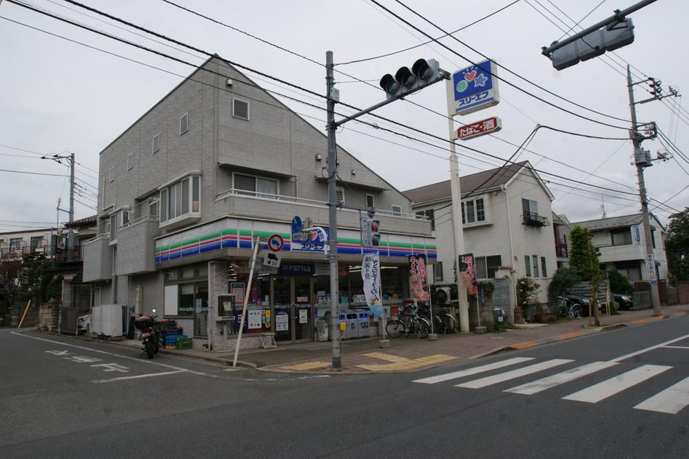 Convenience store. Three F 499m to Setagaya Kamisoshigaya shop