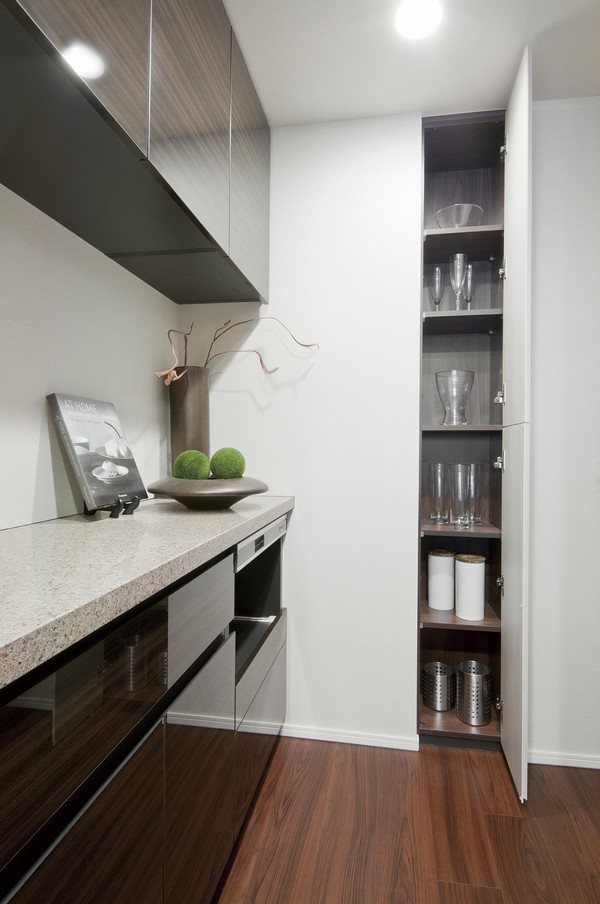 Pantry come in handy, such as the storage and food stocks of tableware