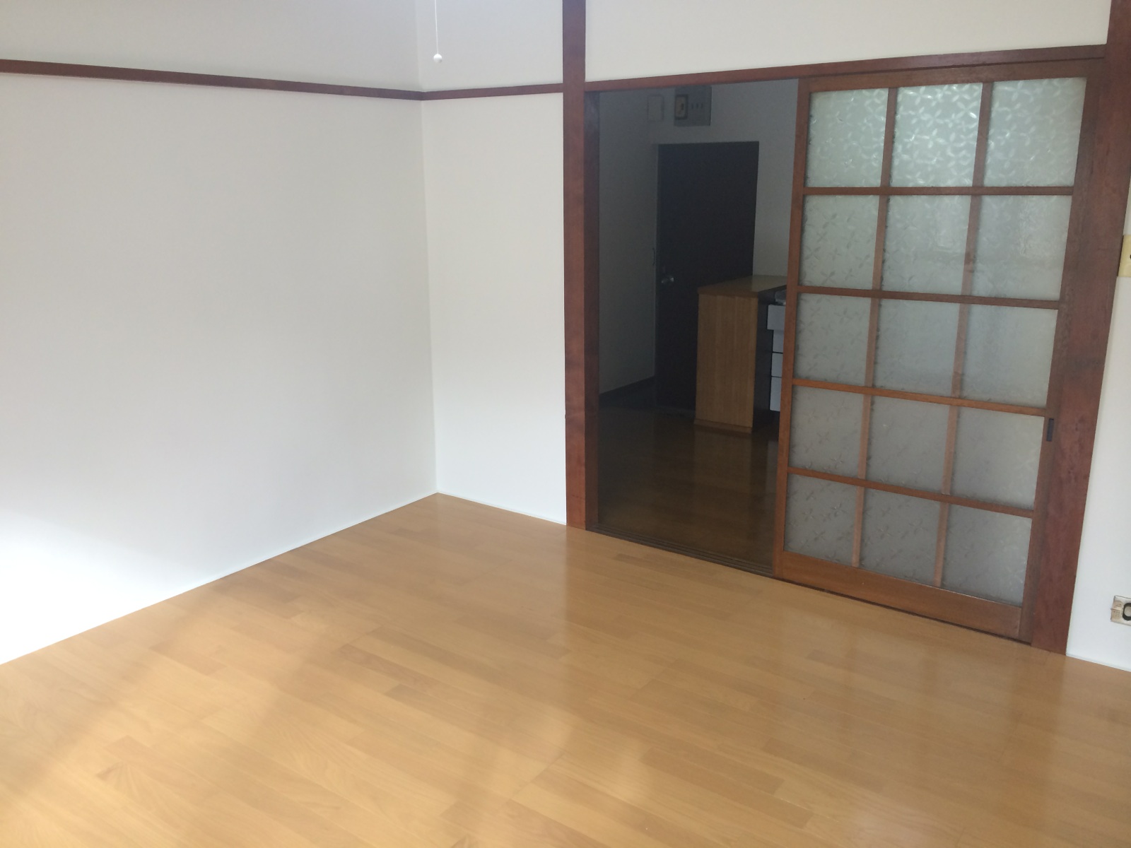 Living and room. Spacious 8 tatami rooms