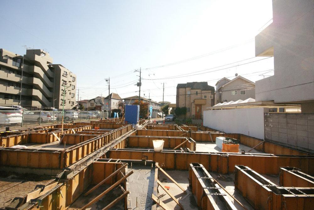 Local appearance photo. Toward steadily complete There is currently under construction. It is completed can not wait. There is also property that can be visited as a construction cases. Please feel free to contact.