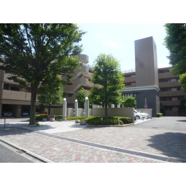 Local appearance photo. A porte-cochere entrance