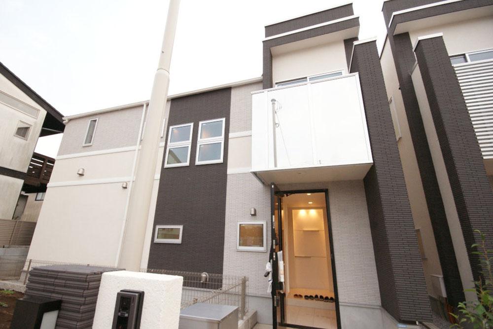Local appearance photo. New construction sale of Setagaya Kamisoshigaya 1-chome. That it has completed building, You can preview any time. Seismic + damping + energy-saving structure housing. Day view is good also attached to the roof balcony. 