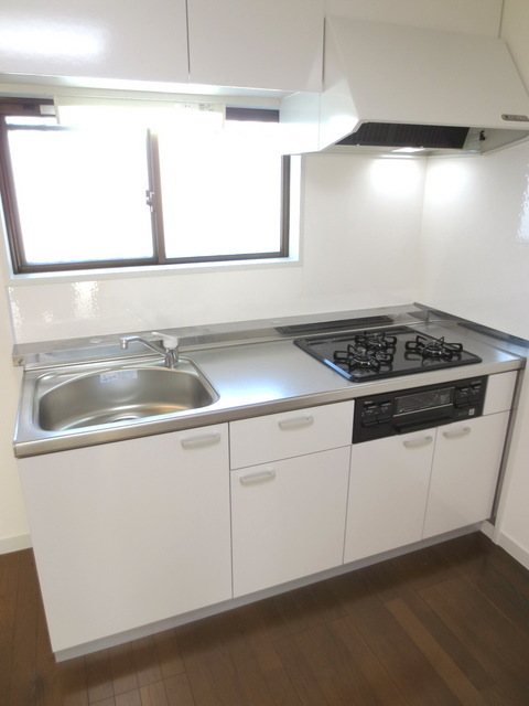 Kitchen. Three-necked gas stove system Kitchen