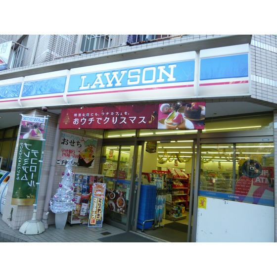 Convenience store. FamilyMart Kamikitazawa Yonchome store up (convenience store) 115m