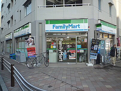 Convenience store. 210m to FamilyMart Roka Park Station Kitamise (convenience store)