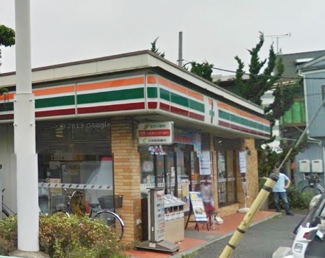 Convenience store. 245m to Seven-Eleven (convenience store)