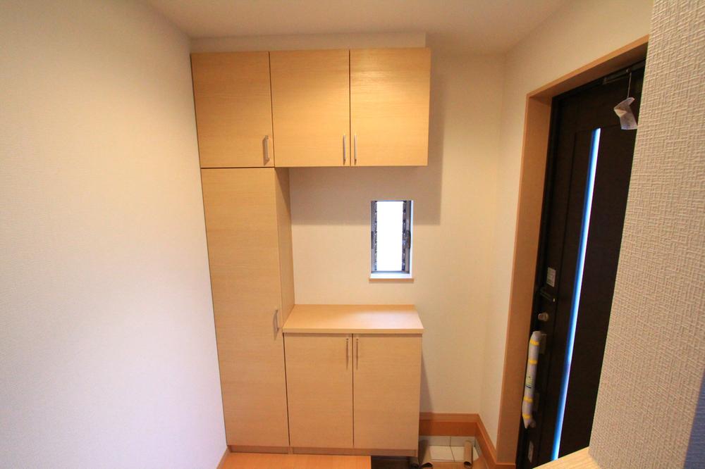 Same specifications photos (Other introspection). We have clean production around the entrance at full storage capacity. (Example of construction)