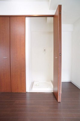 Other. With doors Indoor Laundry Area ☆