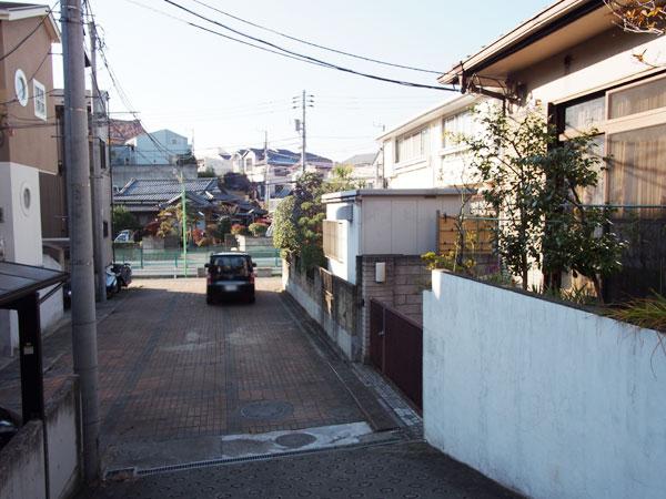 Local photos, including front road. Frontal road