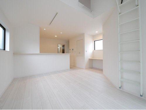 Same specifications photos (living). LDK with a spacious calm and counter kitchen the entire living room overlooking.