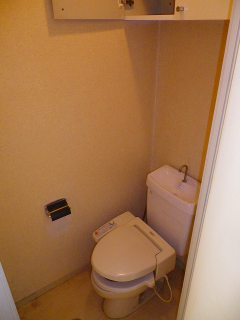 Toilet. Same property ・ Separate room