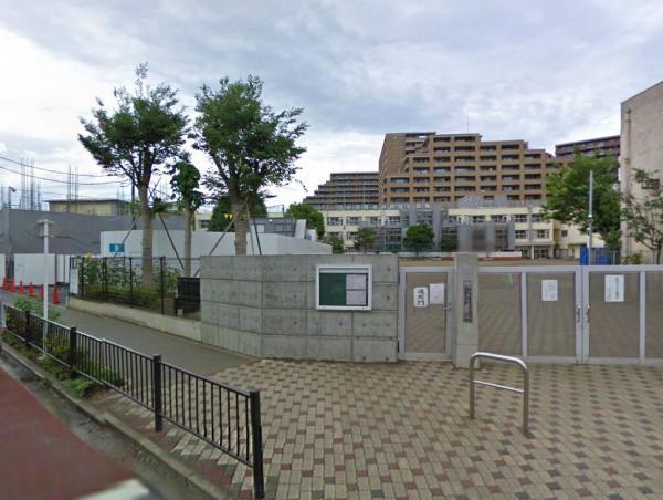 Primary school. Tsukato until elementary school 1100m walk 13 minutes