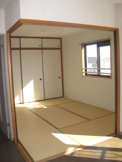 Living and room. Is a Japanese-style room