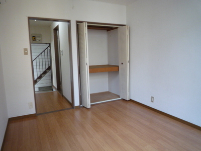 Other room space. Broad Western-style