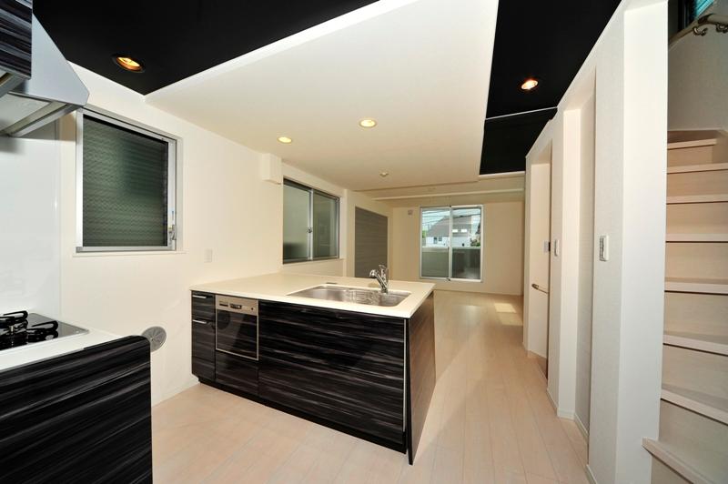 Other Equipment. Valuable to have settled in chic black. It is the also the other sold dwelling unit, And this specification might be somewhat different.