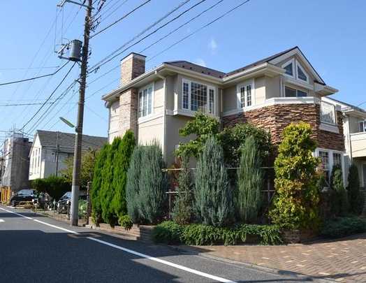 Local appearance photo.  ■ Building appearance (1) (shooting from the south) ■