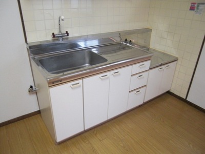 Kitchen. Convenient wide kitchen ☆