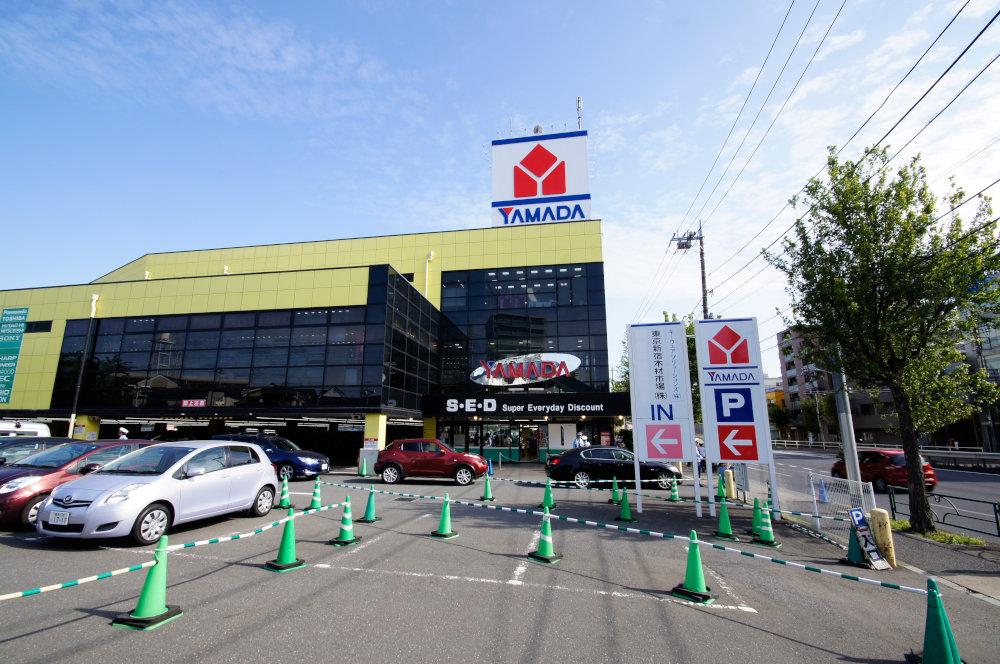 Home center. Yamada Denki Tecc Land 877m until the Tokyo head office