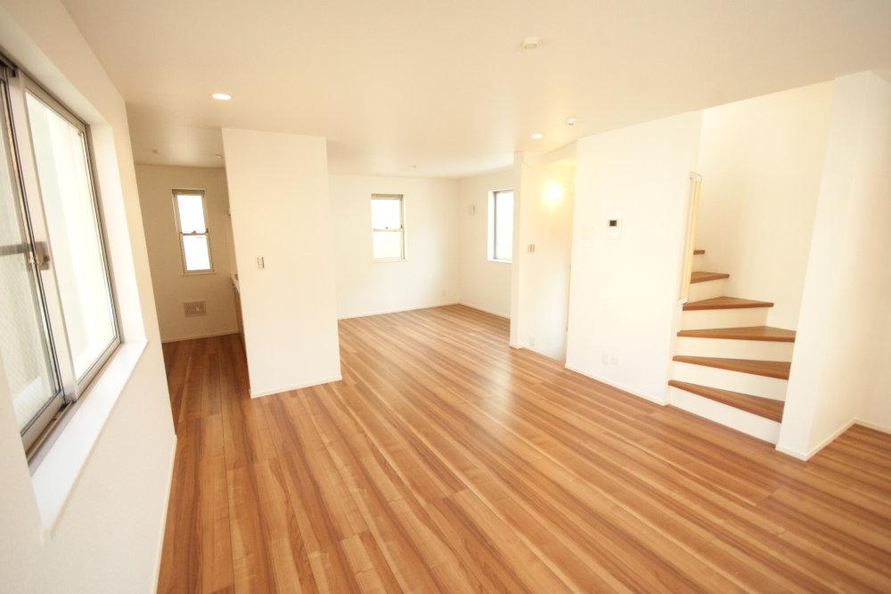 Living. Living is located spacious 19 Pledge.