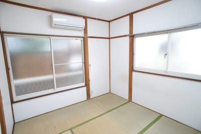 Living and room. Bright two-sided lighting Japanese-style room ☆