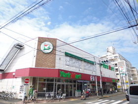 Supermarket. York Mart Nakamachi store up to (super) 109m