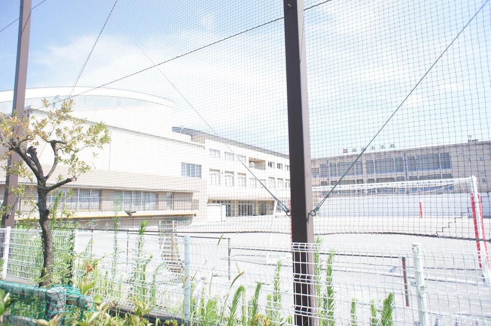 Primary school. 536m to Setagaya Tatsukinuta Minami Elementary School