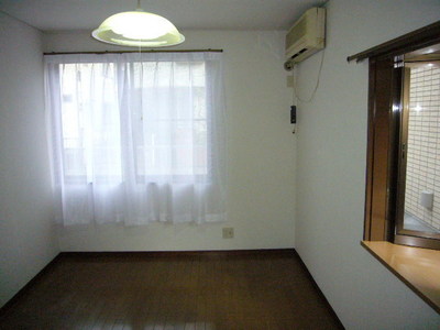 Living and room. 2 floor south-facing ・ Day ◎! 