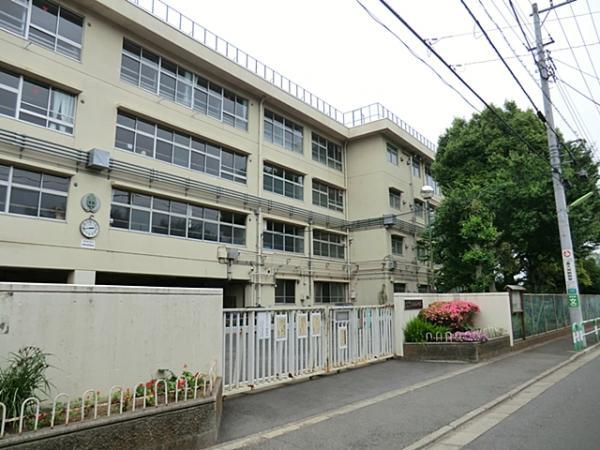 Junior high school. Kamisoshigaya 1460m until junior high school