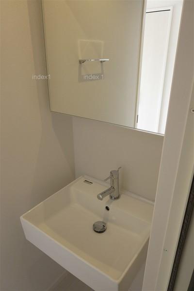 Wash basin, toilet. Washbasin compact and fashionable