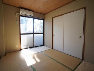 Living and room.  ☆ Tiled apartment White ☆