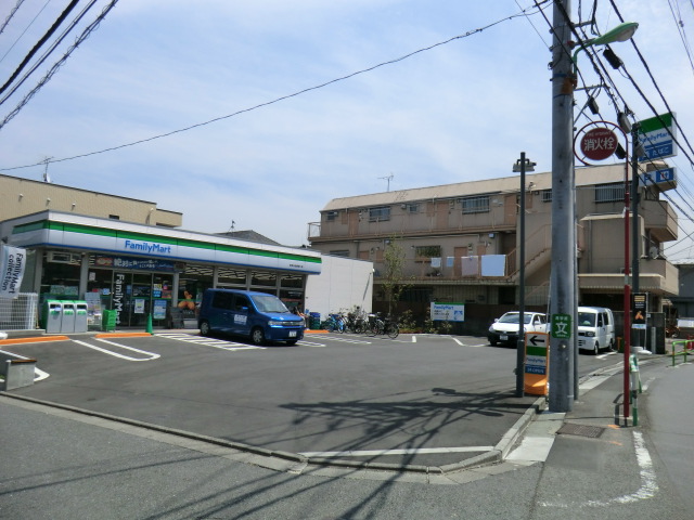 Convenience store. 339m to Family Mart (convenience store)