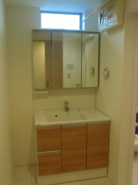 Wash basin, toilet