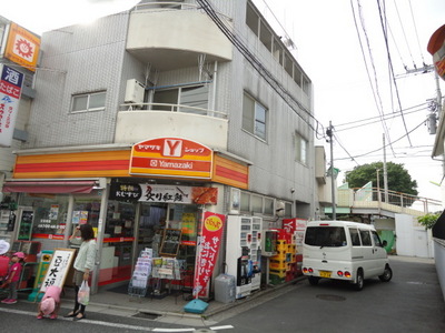 Convenience store. (Convenience store) to 240m