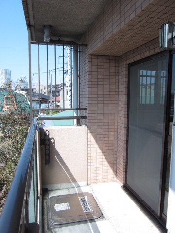 Balcony. The third floor in the corner room is 2 dwelling unit