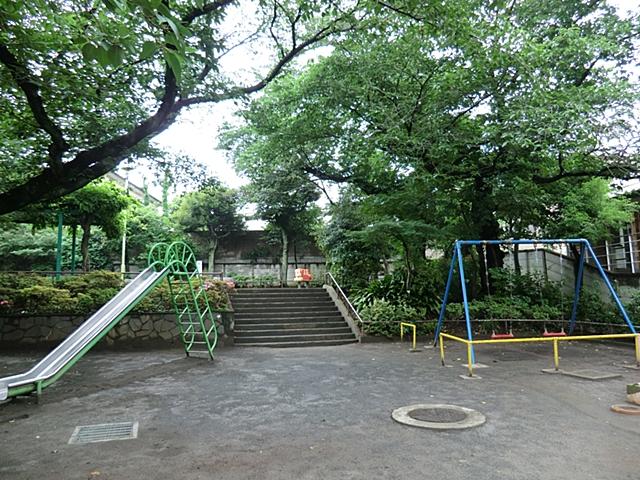 park. 610m to Jiyugaoka park