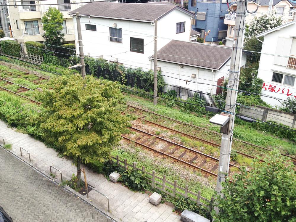 View photos from the dwelling unit. View from the site (August 2013) Shooting