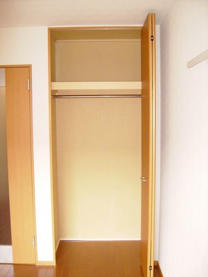 Other Equipment.  ■ Storage space of the room