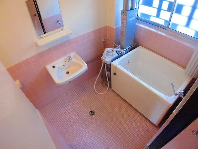 Bath. Same property ・ Separate room