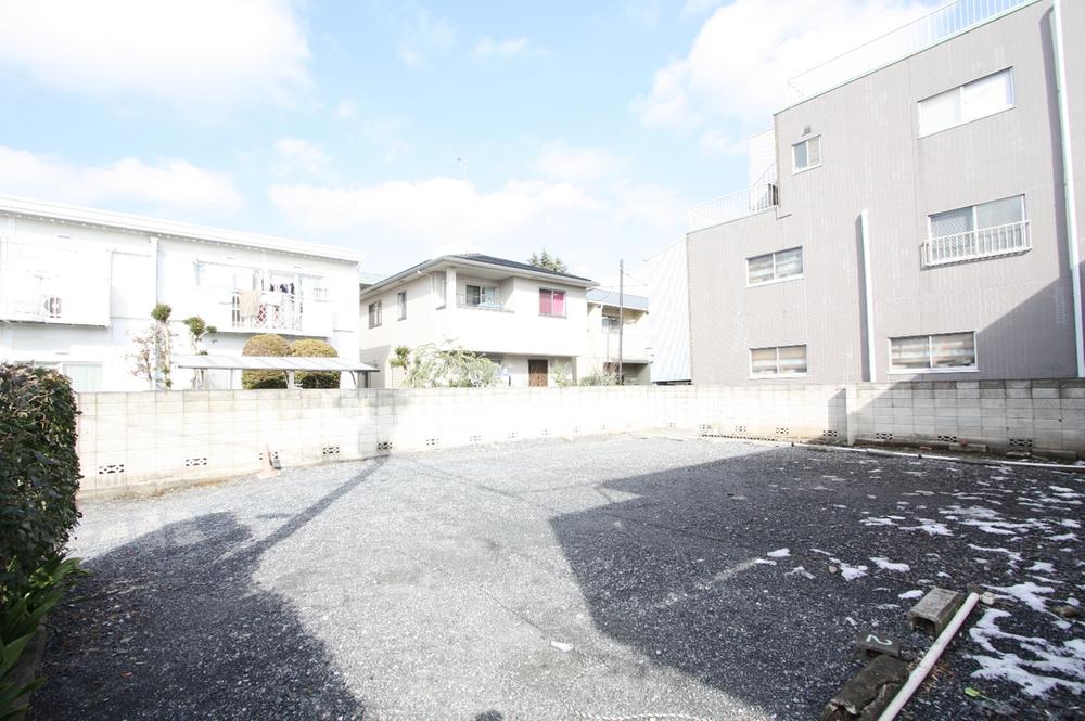 Local land photo. Is a local vacant lot. Target area is in this part. 