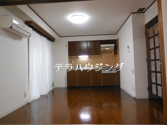 Living and room. Also 1LDK by opening the partition of the sliding door ☆