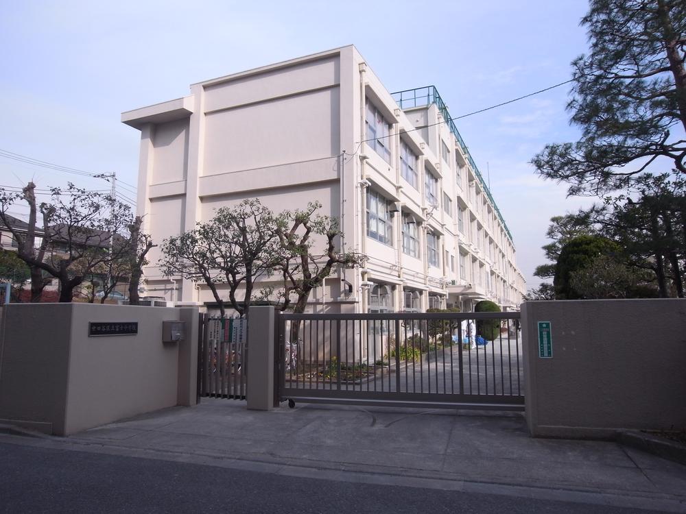 Junior high school. 694m to Setagaya Ward Fuji Junior High School