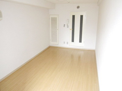 Other room space. Sunny Western-style (image is Room 201)