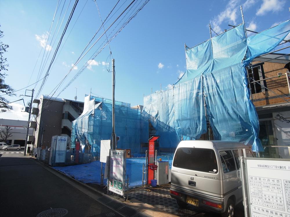 Local appearance photo. Local (12 May 2013) Shooting Front building B We have completion of framework.