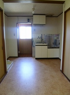 Entrance. Kitchen