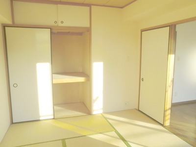 Other room space. Nagomeru Japanese-style room ・ Storage You can use a lot in the closet