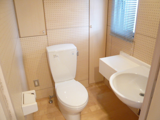 Washroom. Bidet can be installed