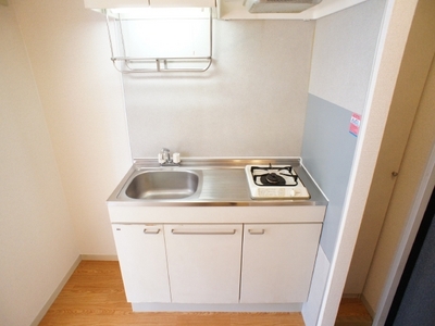 Kitchen. 1-neck with gas stove ☆