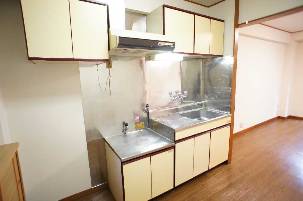 Kitchen. Spacious kitchen ☆ Cooking space Yes