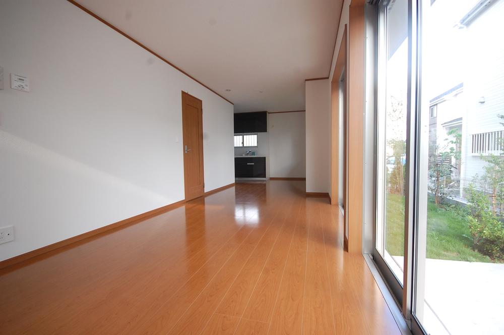 Same specifications photos (living)