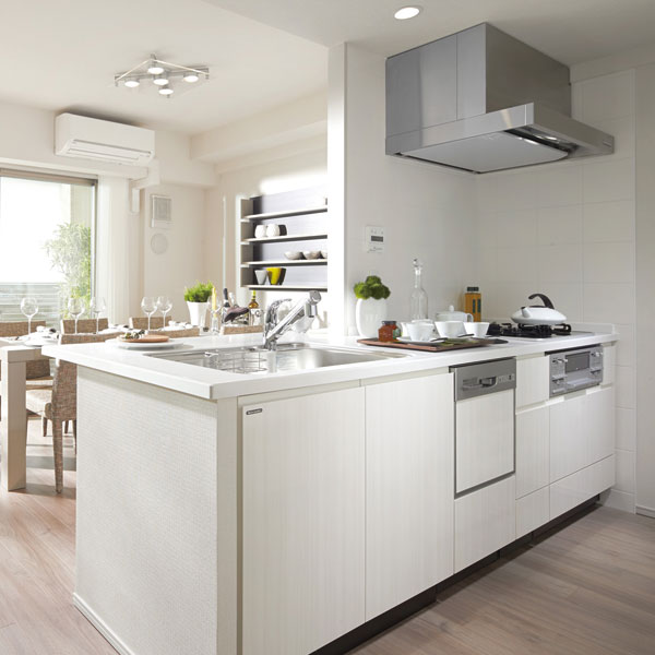 Kitchen.  [Beautiful cuisine, Pleasure in creative non-kitchen] With safety stove Ya temperature control function, The kitchen is beautifully which adopted the stainless range hood, And support to creative. (KITCHEN)